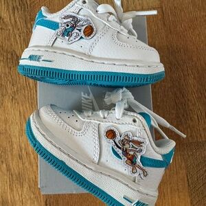 *RARE AIR FORCE 1 “Looney Tunes” 3C Sneakers! “Lola and Bugs”